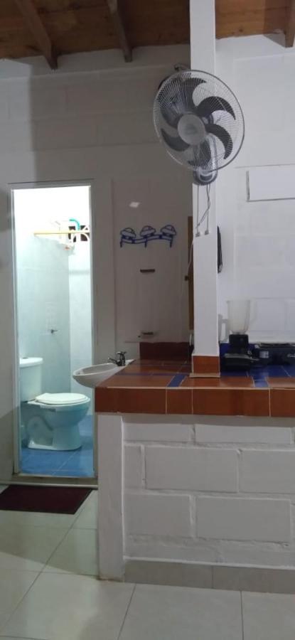 Habitacion Triple Con Cocina Y Bano Privado Necoclí Kültér fotó
