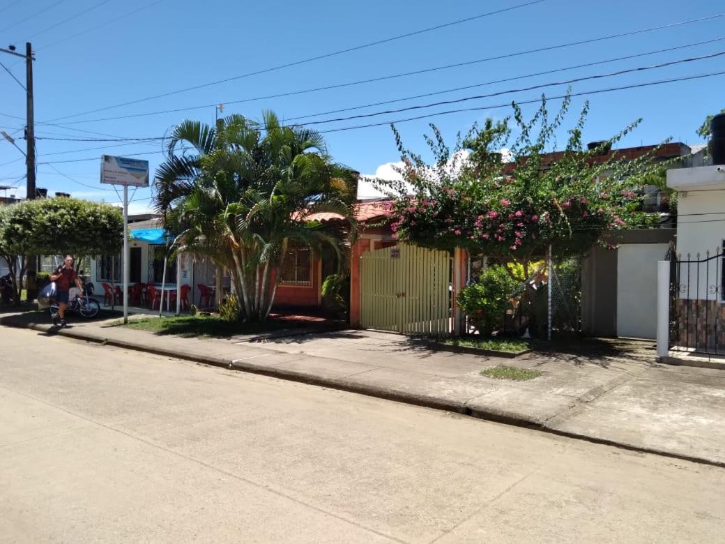 Habitacion Triple Con Cocina Y Bano Privado Necoclí Kültér fotó