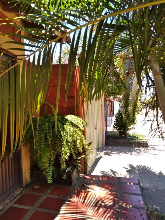Habitacion Triple Con Cocina Y Bano Privado Necoclí Kültér fotó